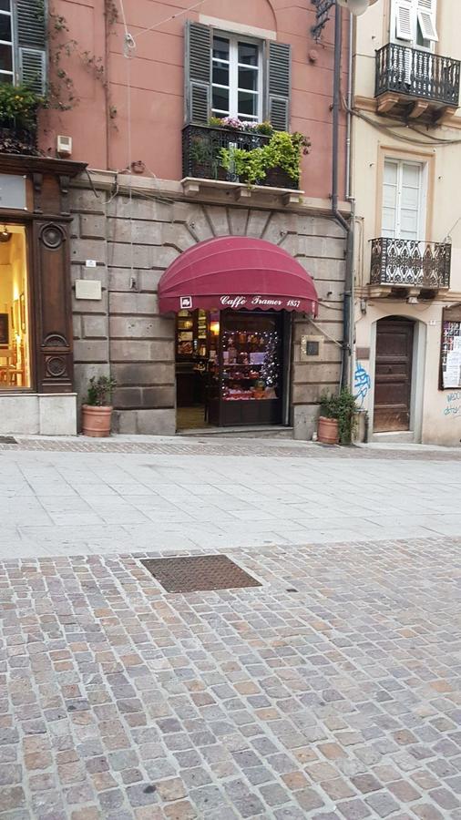 卡利亚里 马尔蒂广场客房旅馆酒店 外观 照片